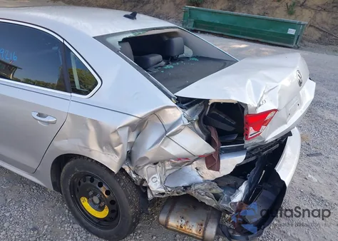 2013 Volkswagen Passat 2.5L Se из США, поврежденный, VIN 1VWBP7A38DC009777